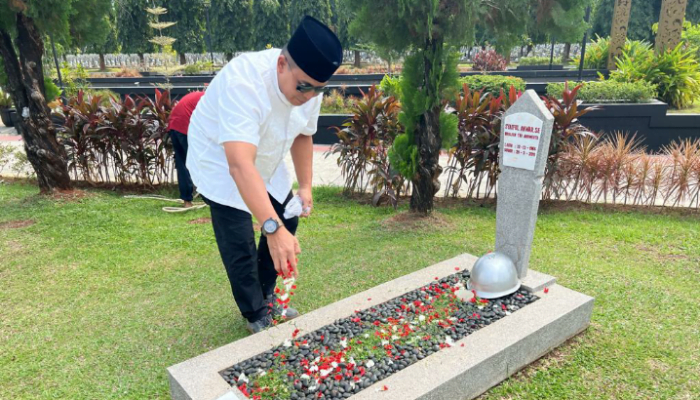 Danrem 132/Tadulako Ziarah ke Makam Brigjen TNI Anumerta Syaiful Anwar